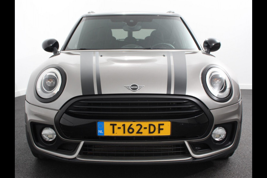 MINI Clubman 1.5 Cooper Chili Hyde Park Climate control Cruise control Voorstoelen verwarmd Parkeersensor achter LED Apple Carplay/ Android Auto