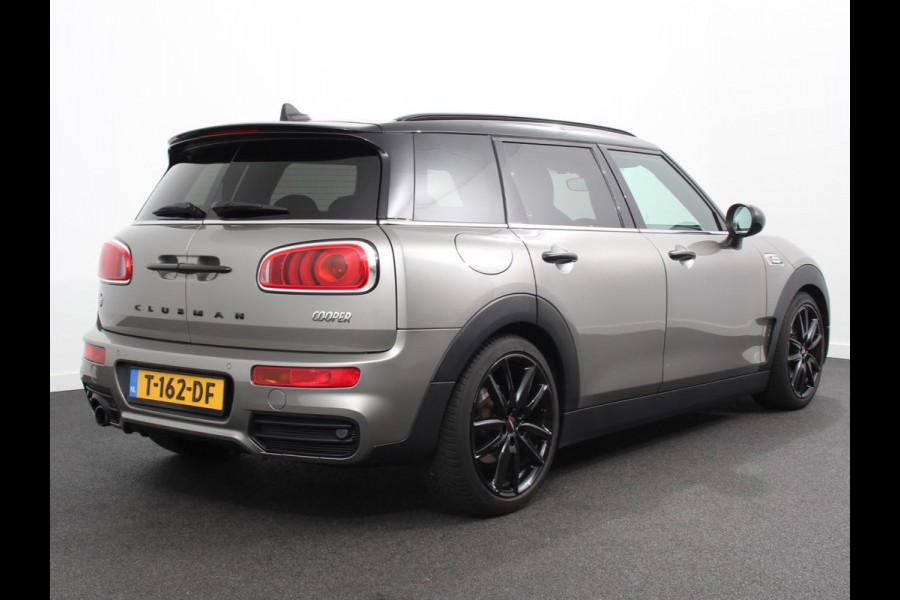 MINI Clubman 1.5 Cooper Chili Hyde Park Climate control Cruise control Voorstoelen verwarmd Parkeersensor achter LED Apple Carplay/ Android Auto