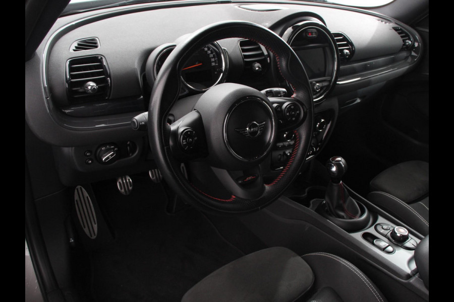 MINI Clubman 1.5 Cooper Chili Hyde Park Climate control Cruise control Voorstoelen verwarmd Parkeersensor achter LED Apple Carplay/ Android Auto