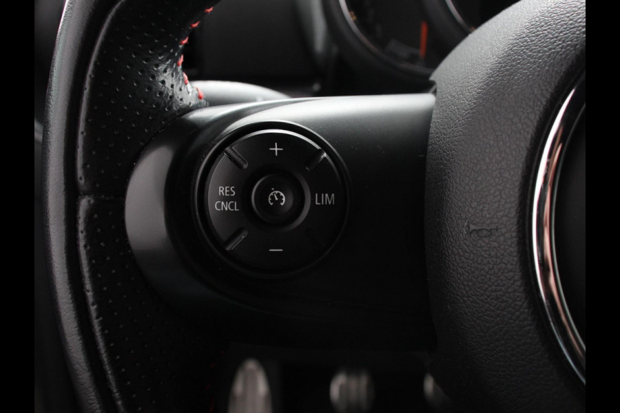 MINI Clubman 1.5 Cooper Chili Hyde Park Climate control Cruise control Voorstoelen verwarmd Parkeersensor achter LED Apple Carplay/ Android Auto