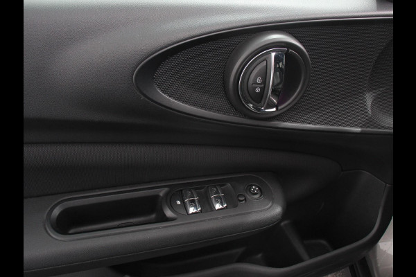 MINI Clubman 1.5 Cooper Chili Hyde Park Climate control Cruise control Voorstoelen verwarmd Parkeersensor achter LED Apple Carplay/ Android Auto