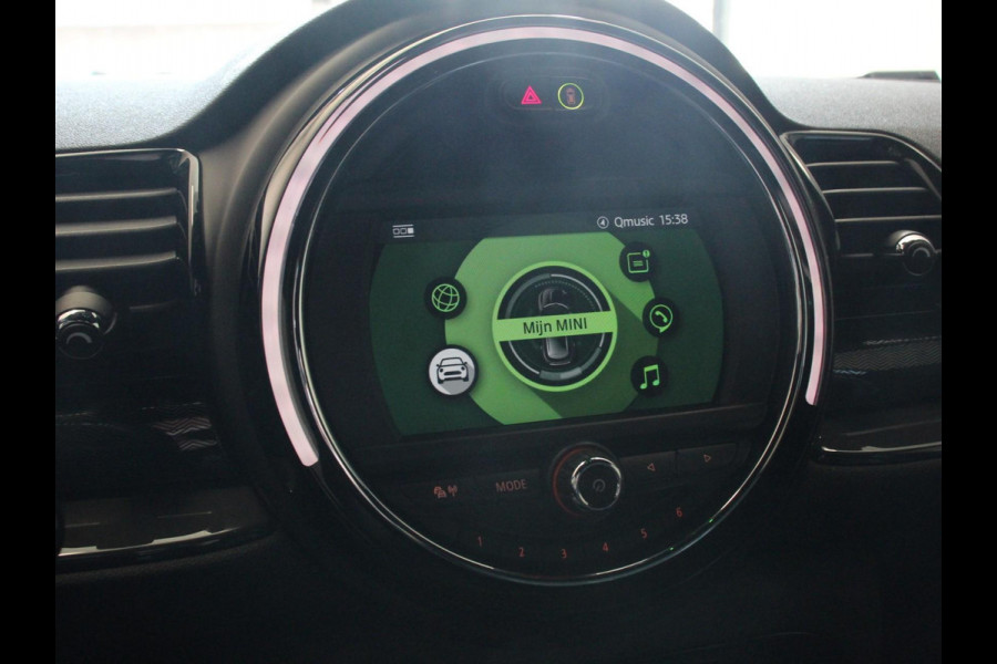 MINI Clubman 1.5 Cooper Chili Hyde Park Climate control Cruise control Voorstoelen verwarmd Parkeersensor achter LED Apple Carplay/ Android Auto