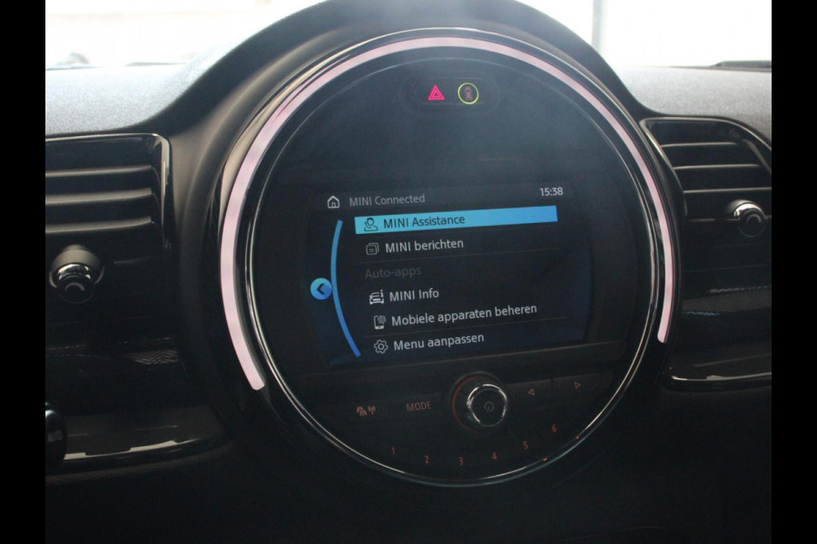 MINI Clubman 1.5 Cooper Chili Hyde Park Climate control Cruise control Voorstoelen verwarmd Parkeersensor achter LED Apple Carplay/ Android Auto
