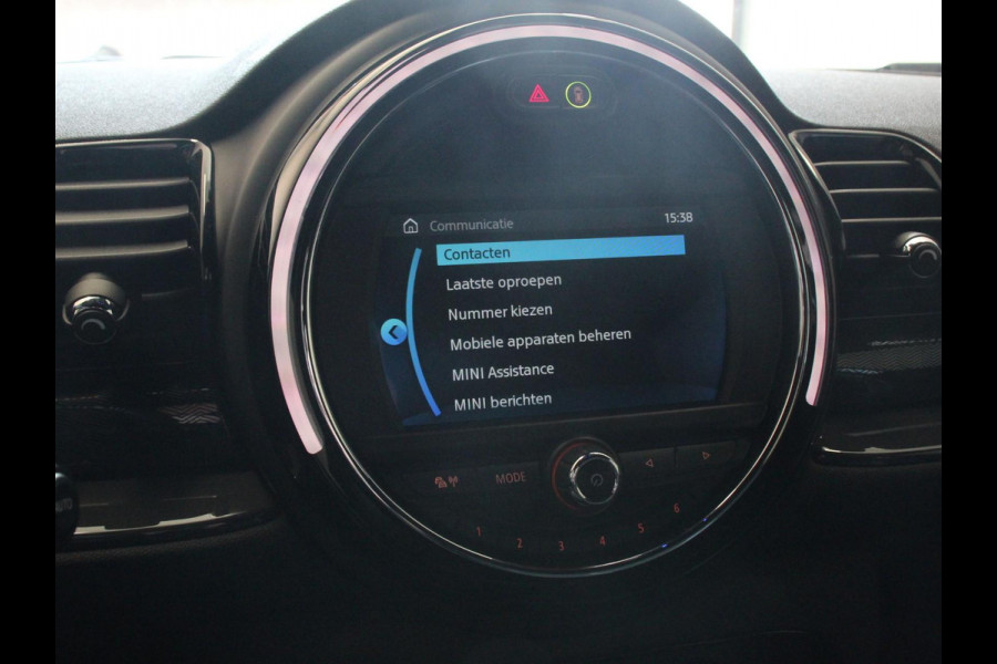 MINI Clubman 1.5 Cooper Chili Hyde Park Climate control Cruise control Voorstoelen verwarmd Parkeersensor achter LED Apple Carplay/ Android Auto