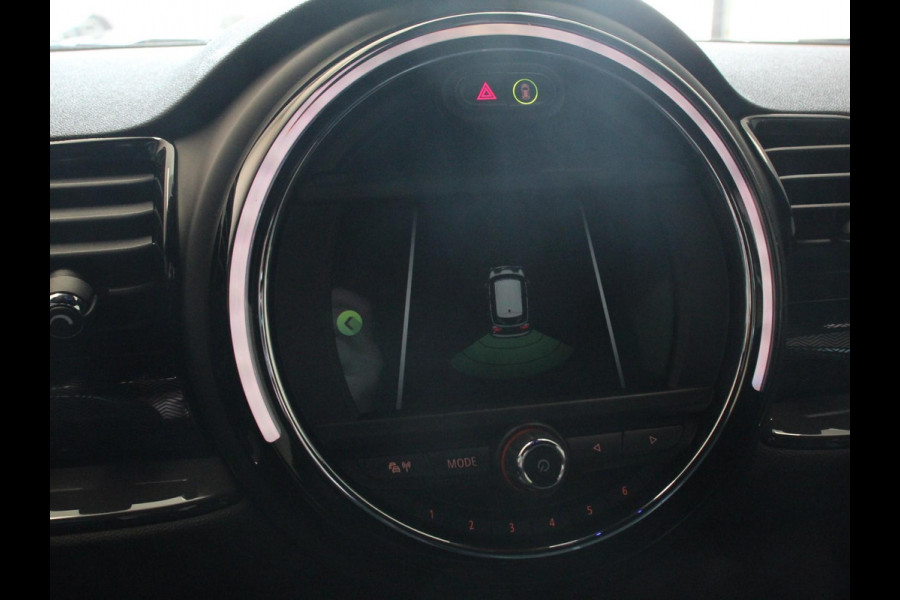 MINI Clubman 1.5 Cooper Chili Hyde Park Climate control Cruise control Voorstoelen verwarmd Parkeersensor achter LED Apple Carplay/ Android Auto