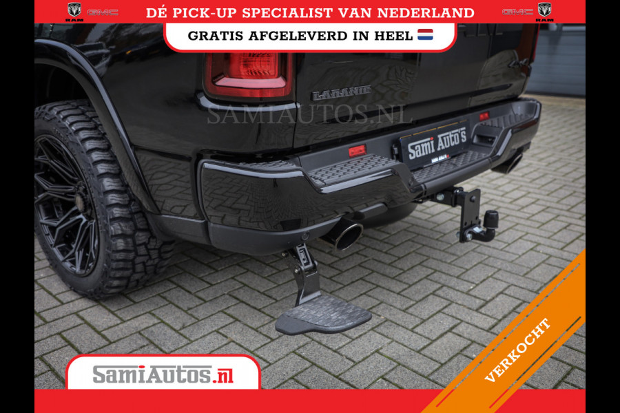 Dodge Ram PREMIUM NIGHT | MAY 2025 BOM VOL + HUD & 14.4 INCH SCHERM | LUCHTVERING | 420PK 636 Nm | PRIJS MET LPG EN COVER EN GARANTIE | DUBBELE CABINE | PICK UP | 5 PERSOONS | DC | GRIJSKENTEKEN | VOORRAAD NR 2232 - 3424