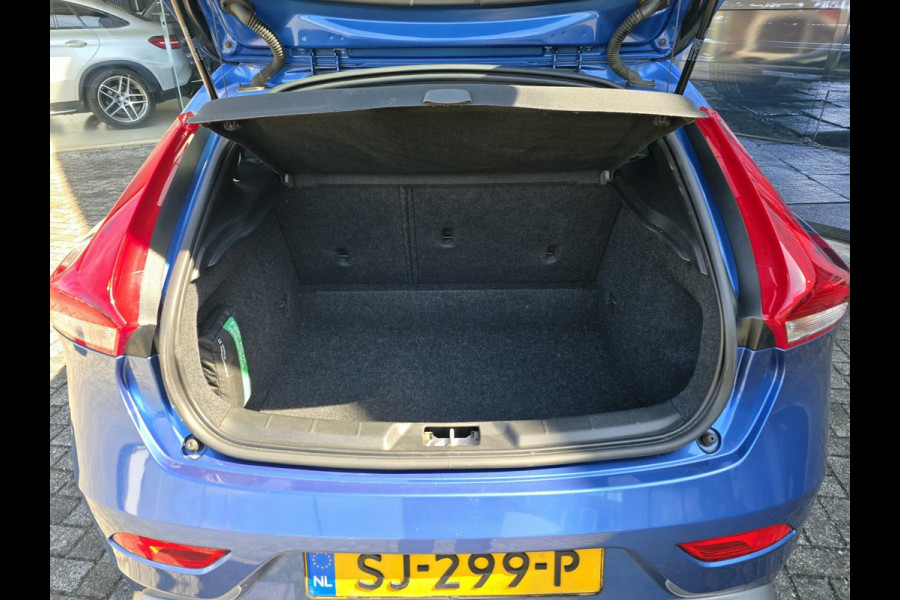 Volvo V40 2.0 T4 R-Design