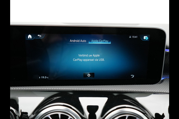Mercedes-Benz A-Klasse 250 e Business Solution Luxury Plug in Hybrid PHEV | MBUX Widescreen | Camera | Carplay | Sfeerverlichting | Stoelverwarming |