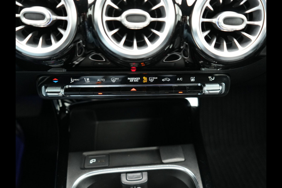 Mercedes-Benz A-Klasse 250 e Business Solution Luxury Plug in Hybrid PHEV | MBUX Widescreen | Camera | Carplay | Sfeerverlichting | Stoelverwarming |