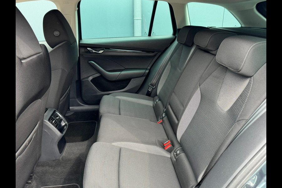 Škoda Octavia Combi * Trekhaak * Visueel Cockpit * AppleCarPlay * Pdc Voor + Achter *