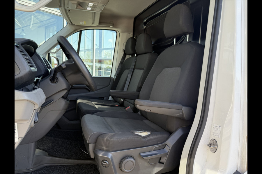 Volkswagen Crafter 30 2.0 TDI L3H3 Highline | NL-auto | 1e eig | Multif stuur | Navi | Carplay | Camera