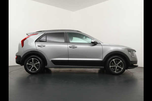 Kia Niro 1.6 GDi Hybrid DynamicPlusLine - Schuif/kanteldak - Adaptief Cruise Control - Stoel/Stuurverwarming - Parkeerhulp voor & achter - Navigatie - Fabrieksgarantie Tot 2031