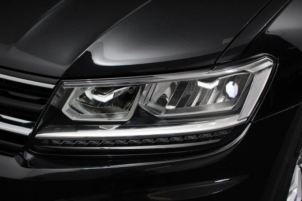 Volkswagen Tiguan 1.5 TSI 150pk ACT DSG Highline Team Navigatie Climate Control Camera Electrisch bedienbare achterklep Extra getinte ramen Adaptive Cruise Control Trekhaak