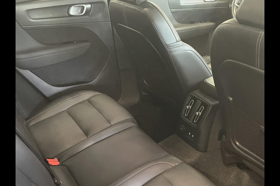 Volvo XC40 1.5 T5 Aut PHEV Recharge R-Design 262 PK Panoramadak Airco Cruise Control Leder Interieur Trekhaak Full LED Light Pack Winterpakket PRO