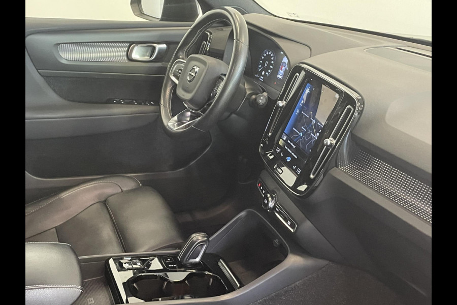 Volvo XC40 1.5 T5 Aut PHEV Recharge R-Design 262 PK Panoramadak Airco Cruise Control Leder Interieur Trekhaak Full LED Light Pack Winterpakket PRO