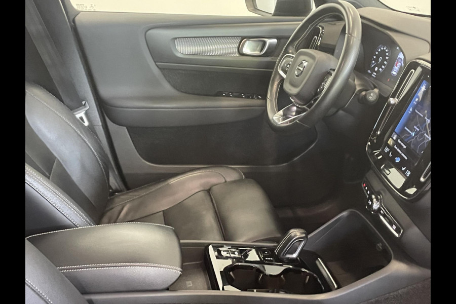 Volvo XC40 1.5 T5 Aut PHEV Recharge R-Design 262 PK Panoramadak Airco Cruise Control Leder Interieur Trekhaak Full LED Light Pack Winterpakket PRO
