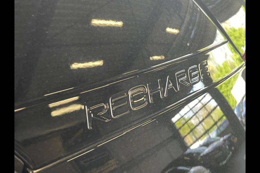 Volvo XC40 1.5 T5 Aut PHEV Recharge R-Design 262 PK Panoramadak Airco Cruise Control Leder Interieur Trekhaak Full LED Light Pack Winterpakket PRO