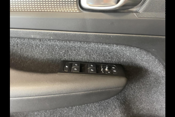 Volvo XC40 1.5 T5 Aut PHEV Recharge R-Design 262 PK Panoramadak Airco Cruise Control Leder Interieur Trekhaak Full LED Light Pack Winterpakket PRO