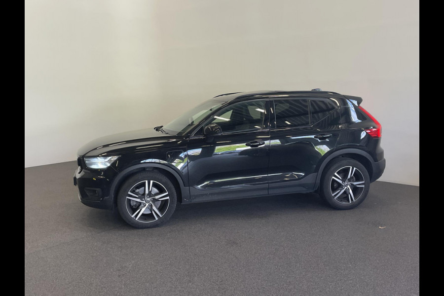 Volvo XC40 1.5 T5 Aut PHEV Recharge R-Design 262 PK Panoramadak Airco Cruise Control Leder Interieur Trekhaak Full LED Light Pack Winterpakket PRO