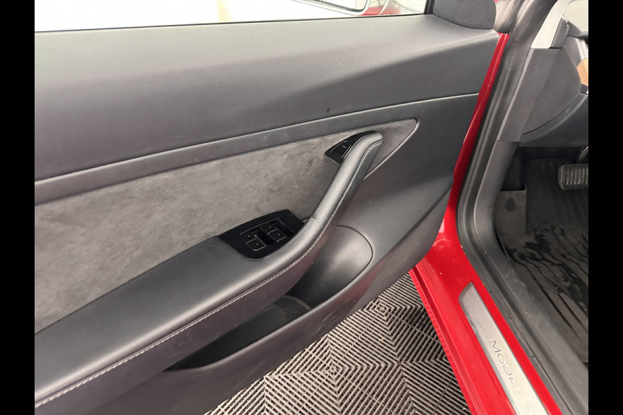 Tesla Model 3 Standard RWD Plus 60 kWh [ 3-Fase ] (INCL-BTW) Aut. *PANO | AUTO-PILOT | NAPPA-LEATHER | KEYLESS | FULL-LED | MEMORY-PACK | SURROUND-VIEW | DAB | CARPLAY | DIGI-COCKPIT | LANE-ASSIST | COMFORT-SEATS | 18"ALU*