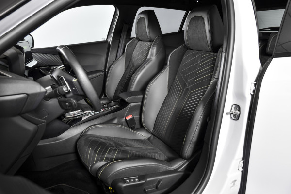 Peugeot 2008 1.2 PureTech 130 GT - Automaat | Dig. Cockpit | Adapt. Cruise | Elek. stoel | Stoelverw. | PDC | Camera | NAV + App. Connect | ECC | LM 17" | 6663
