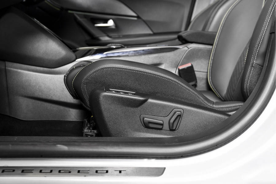 Peugeot 2008 1.2 PureTech 130 GT - Automaat | Dig. Cockpit | Adapt. Cruise | Elek. stoel | Stoelverw. | PDC | Camera | NAV + App. Connect | ECC | LM 17" | 6663