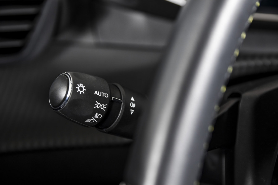 Peugeot 2008 1.2 PureTech 130 GT - Automaat | Dig. Cockpit | Adapt. Cruise | Elek. stoel | Stoelverw. | PDC | Camera | NAV + App. Connect | ECC | LM 17" | 6663