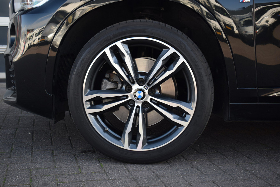 BMW X1 xDrive20i High Executive | M-Sport | Trekhaak | Pano | Leer | HUD