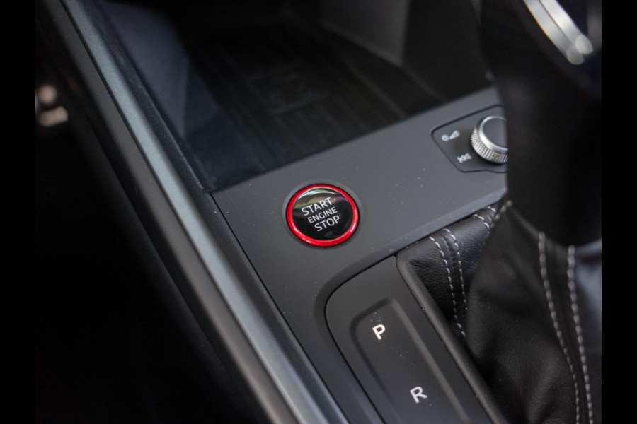 Audi A1 Sportback 40 TFSI Pro Line S / Keyless / Stoelverwarming / CarPlay / Sensoren / 18 inch / Audi Sound