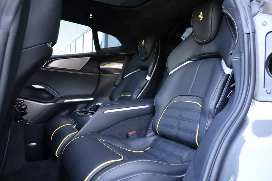 Ferrari Purosangue 6.5 V12 | NEW | NO REGISTRATION | VAT REF. | 135K OPTIONS | CARBON WHEELHOUSE, R+F DIFFUSERS, UNDERDOOR, MIRRORS, DOORPANELS, KI MASSAGE REAR SEATS | FULL LEATHER PACK | DIGITAL REAR VIEW CAMERA | PRIVACY GLASS | REAR SEATS COOLED/HEATED | BURMESTER HIGH END AUDIO | ACTIVE MATRIX LED HEADLIGHTS