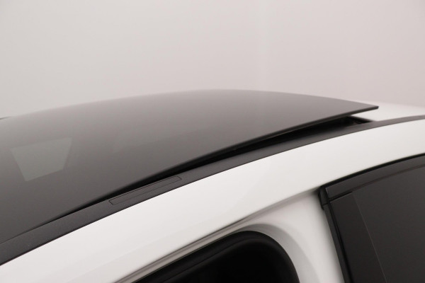 Mercedes-Benz A-Klasse 180 Business Solution AMG Night Upgrade Automaat (PANORAMADAK, STOELVERWARMING, CAMERA, 1e EIGENAAR)