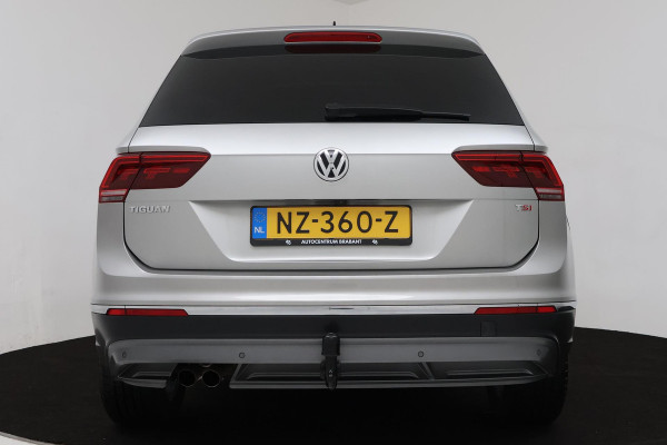 Volkswagen Tiguan 1.4 TSI ACT Highline (PANORAMADAK, PARKEERSENSOREN, TREKHAAK, CRUISE, NAVIGATIE, STOELVERWARMING, CAMERA)