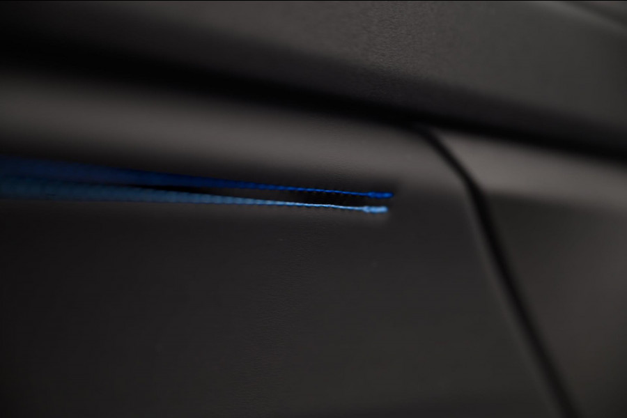 Lynk & Co 01 1.5 261PK Plug-in Hybrid *Black pakket * 360* camera Pano/dak Apple/Carplay Adaptive/Cruise