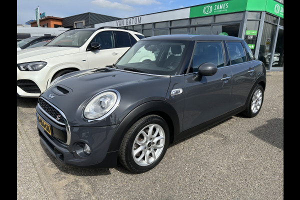 MINI Mini 2.0 Cooper S Pepper Serious Business