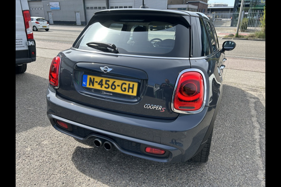 MINI Mini 2.0 Cooper S Pepper Serious Business