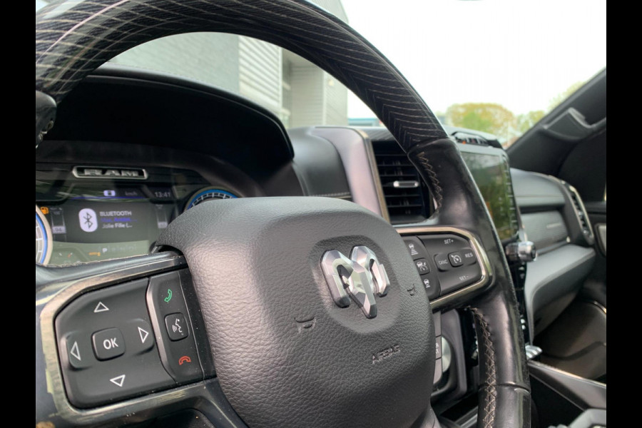 Dodge Ram 1500 Limited Night 5.7 V8 401PK 360cam 4X4 PANO Luchtvering