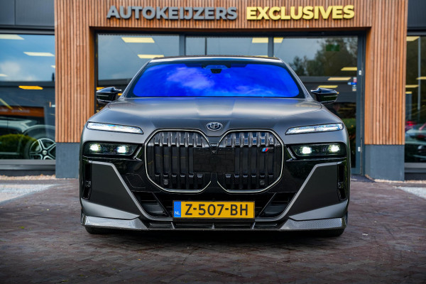 BMW 7 Serie M760e xDrive Carbon 22" Velgen FireTV Ambient Softclose FULL OPTION! Trekhaak