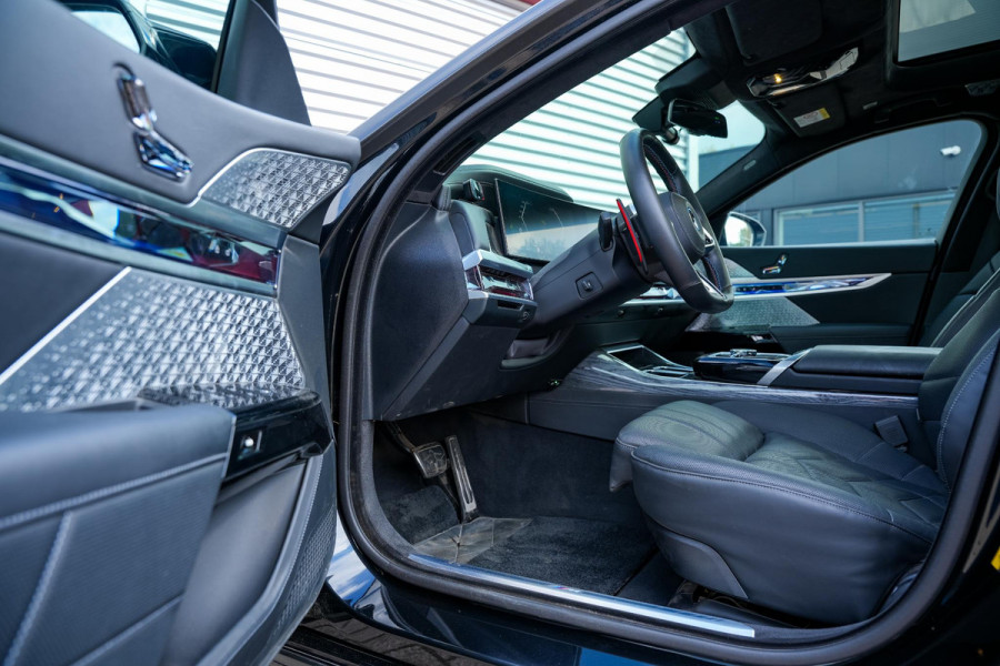 BMW 7 Serie M760e xDrive Carbon 22" Velgen FireTV Ambient Softclose FULL OPTION! Trekhaak