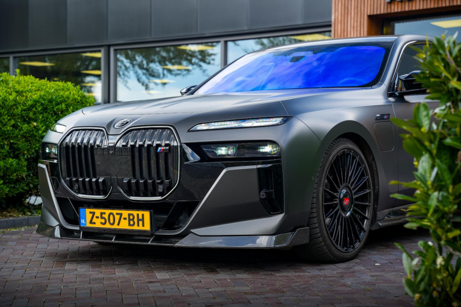 BMW 7 Serie M760e xDrive Carbon 22" Velgen FireTV Ambient Softclose FULL OPTION! Trekhaak