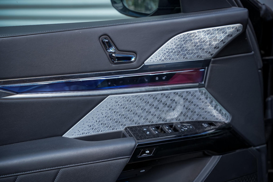 BMW 7 Serie M760e xDrive Carbon 22" Velgen FireTV Ambient Softclose FULL OPTION! Trekhaak