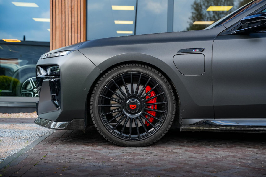 BMW 7 Serie M760e xDrive Carbon 22" Velgen FireTV Ambient Softclose FULL OPTION! Trekhaak