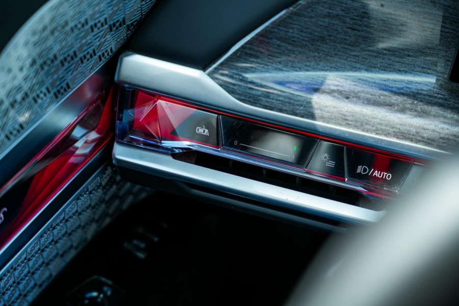 BMW 7 Serie M760e xDrive Carbon 22" Velgen FireTV Ambient Softclose FULL OPTION! Trekhaak