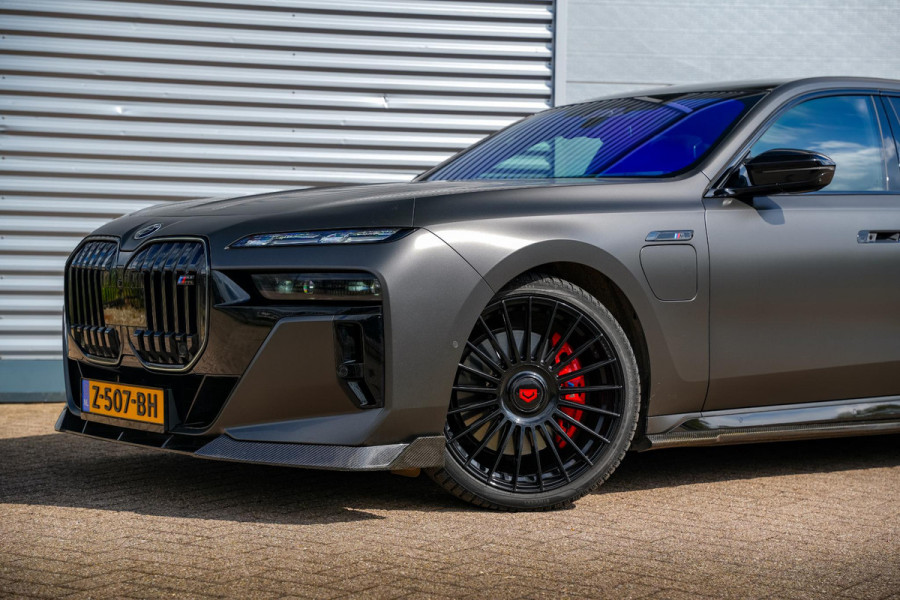 BMW 7 Serie M760e xDrive Carbon 22" Velgen FireTV Ambient Softclose FULL OPTION! Trekhaak