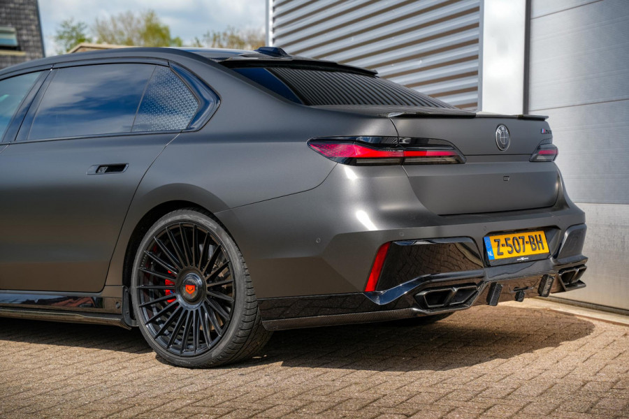 BMW 7 Serie M760e xDrive Carbon 22" Velgen FireTV Ambient Softclose FULL OPTION! Trekhaak
