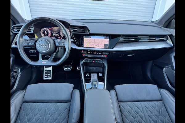 Audi A3 Sportback 45 TFSI e S edition Competition RS zetels/Pano/Matrix