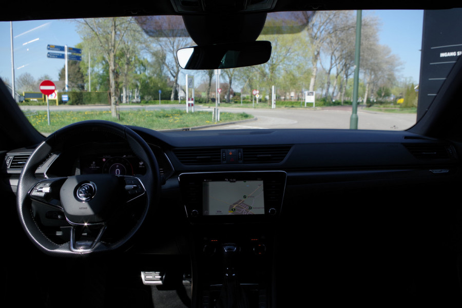 Škoda Superb Combi 1.4 TSI iV 218 PK Sportline BNS PHEV, Trekhaak, Camera, 4 x Stoelverwarming, Adap. Cruise Control, Memory