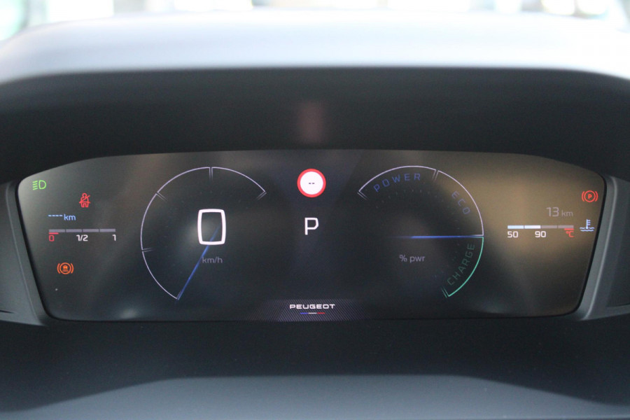Peugeot 2008 1.2 Hybrid 136PK AUTOMAAT ALLURE | NIEUWE AUTO! | CAMERA VOOR + ACHTER | KEYLESS ENTRY/START | PARKEERSENSOREN VOOR + ACHTER | DODEHOEK DETECTIE | 17" LICHTMETALEN VELGEN | ADAPTIVE CRUISE CONTROL | CLIMATE CONTROL | STOEL VERWARMING | DRAADLOZE APPLE CARPLAY/ANDROID AUTO |