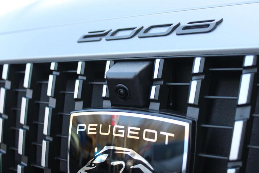 Peugeot 2008 1.2 Hybrid 136PK AUTOMAAT ALLURE | NIEUWE AUTO! | CAMERA VOOR + ACHTER | KEYLESS ENTRY/START | PARKEERSENSOREN VOOR + ACHTER | DODEHOEK DETECTIE | 17" LICHTMETALEN VELGEN | ADAPTIVE CRUISE CONTROL | CLIMATE CONTROL | STOEL VERWARMING | DRAADLOZE APPLE CARPLAY/ANDROID AUTO |