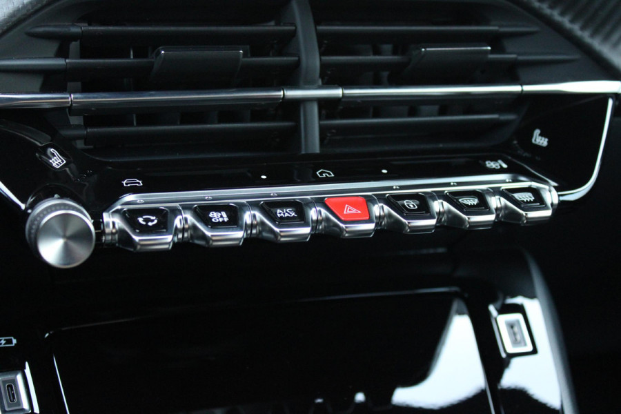 Peugeot 2008 1.2 Hybrid 136PK AUTOMAAT ALLURE | NIEUWE AUTO! | CAMERA VOOR + ACHTER | KEYLESS ENTRY/START | PARKEERSENSOREN VOOR + ACHTER | DODEHOEK DETECTIE | 17" LICHTMETALEN VELGEN | ADAPTIVE CRUISE CONTROL | CLIMATE CONTROL | STOEL VERWARMING | DRAADLOZE APPLE CARPLAY/ANDROID AUTO |