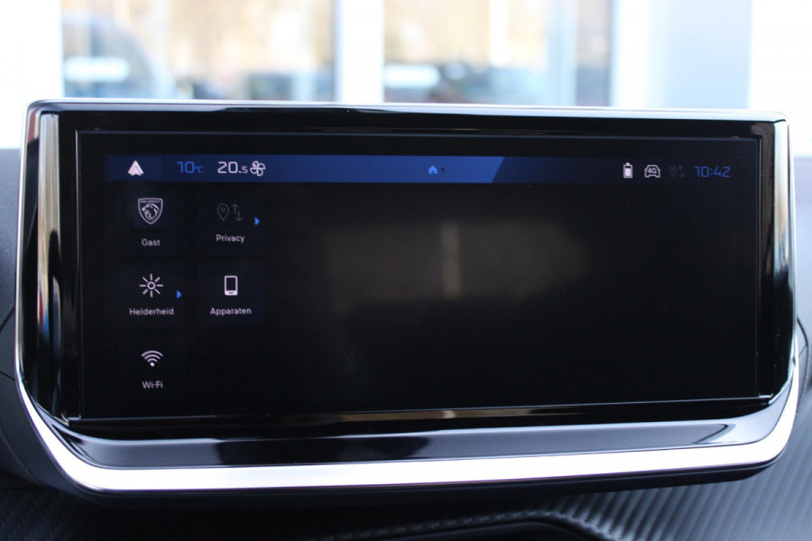 Peugeot 2008 1.2 Hybrid 136PK AUTOMAAT ALLURE | NIEUWE AUTO! | CAMERA VOOR + ACHTER | KEYLESS ENTRY/START | PARKEERSENSOREN VOOR + ACHTER | DODEHOEK DETECTIE | 17" LICHTMETALEN VELGEN | ADAPTIVE CRUISE CONTROL | CLIMATE CONTROL | STOEL VERWARMING | DRAADLOZE APPLE CARPLAY/ANDROID AUTO |
